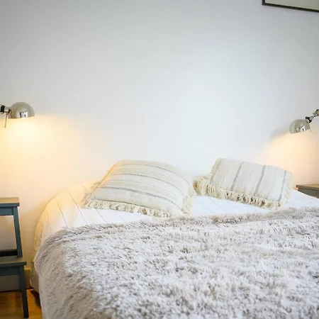 Au Coeur De St Martin : Les Grenettes Apartment *