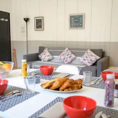 Au Coeur De St Martin : Les Grenettes Apartment *